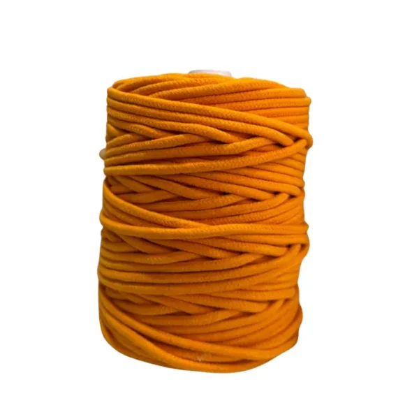 Cola de rata artesanal zapote 4mm en rollo sobre fondo blanco - Interhilos