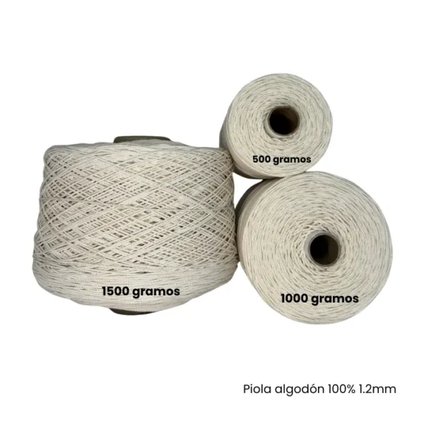 Piola en crudo de 1.2mm de algodón 100 por ciento en rollo sobre fondo blanco - Interhilos